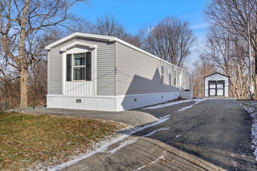03-103_Bray_Ave_02