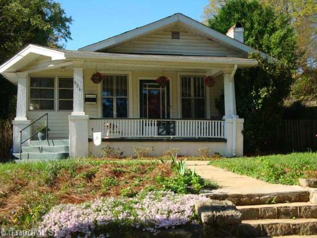 Exterior Front. 924 Walnut Street, Charming bungalow in West Salem, Off Street Parking, Close to all of downtown!