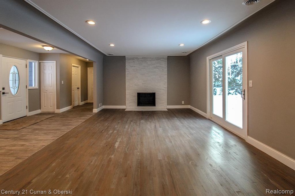 2264 Lancaster Rd, Bloomfield Hills, MI 48302 - photo 1