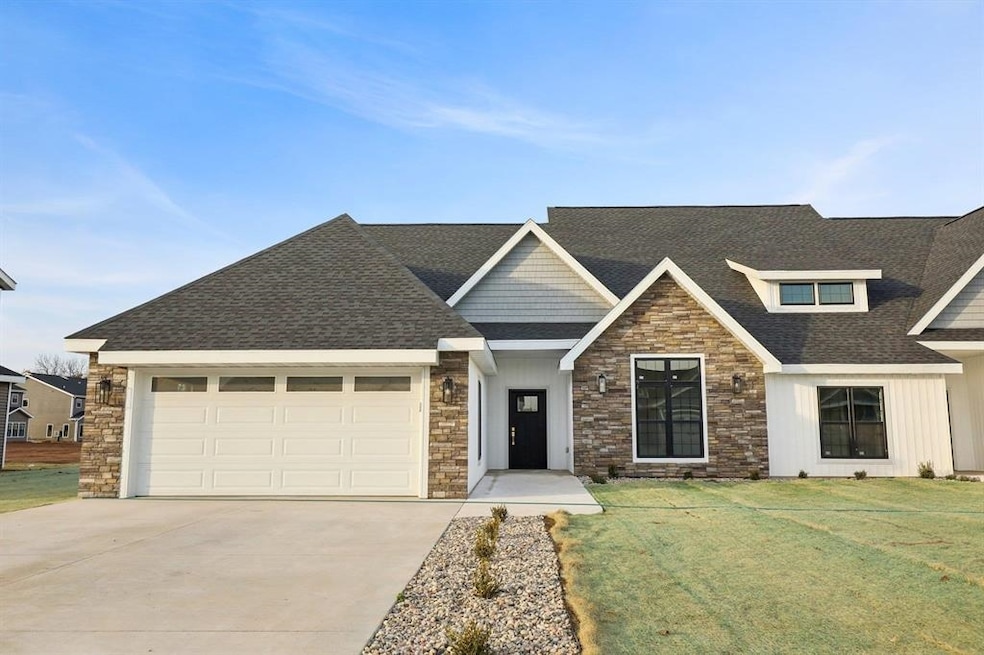 For Sale $384,900 • Co-Listing Agent