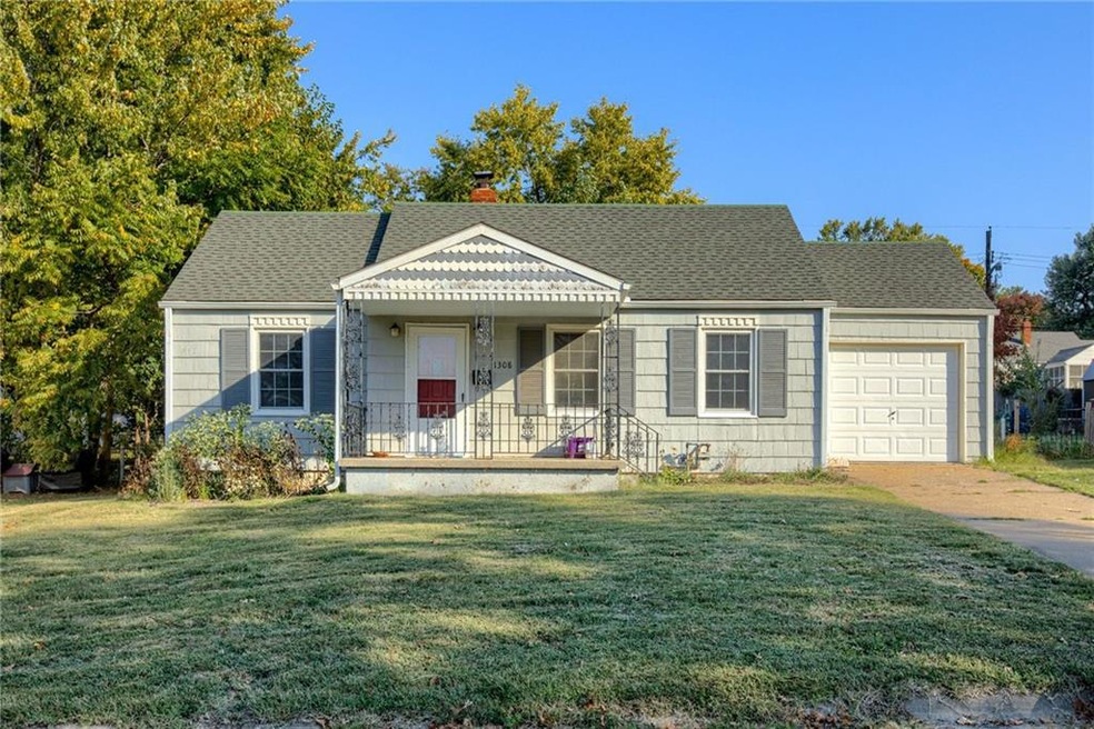 1308 W 29th St S, Independence, MO 64052 - photo 1