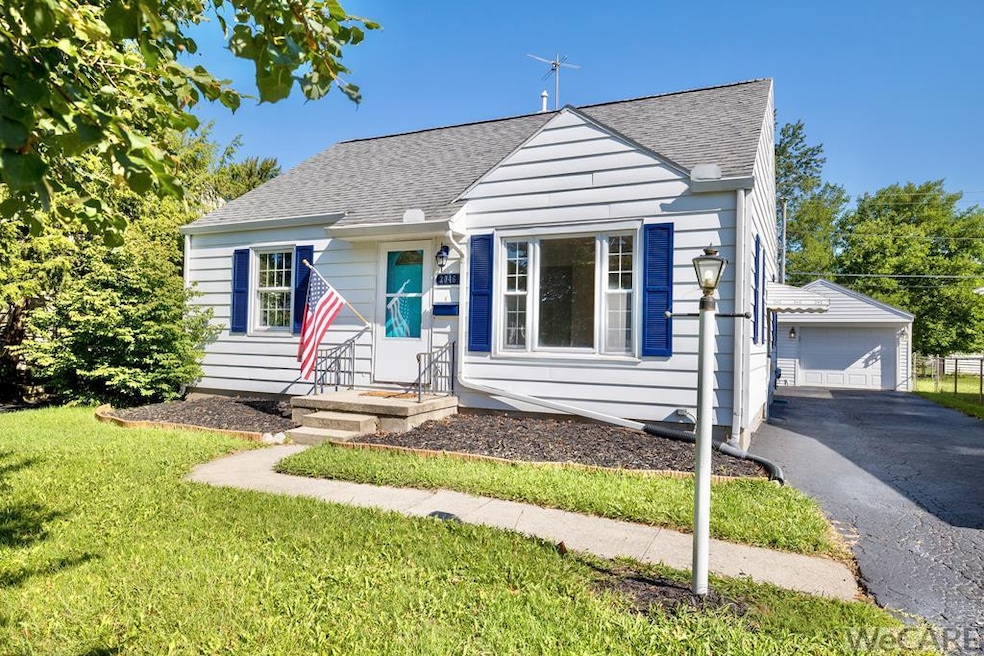 2046 W Wayne St, Lima, OH 45805 - photo 1