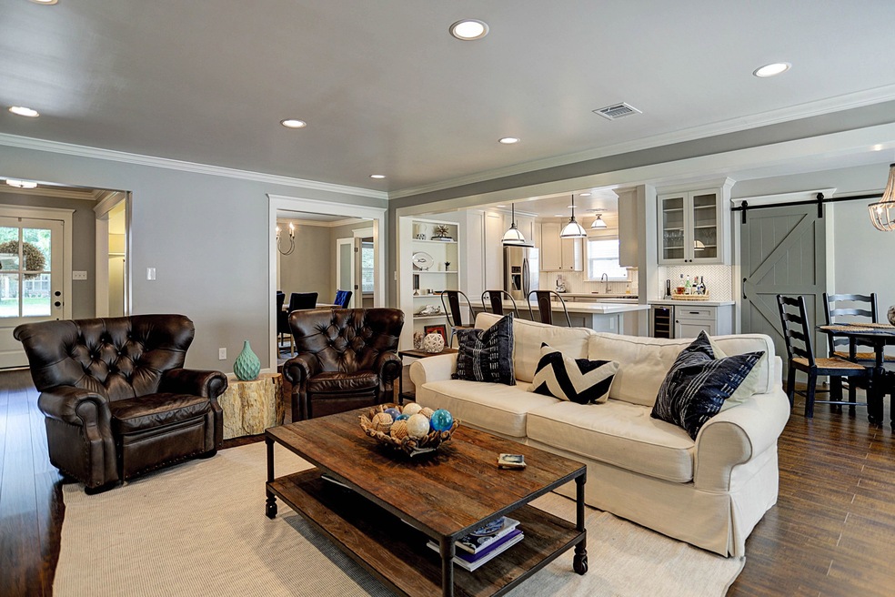 1011 Richelieu Ln, Houston, TX 77018 - photo 1