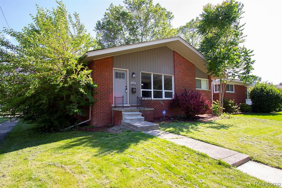 665 W Baker Ave, Clawson, MI 48017 - photo 1