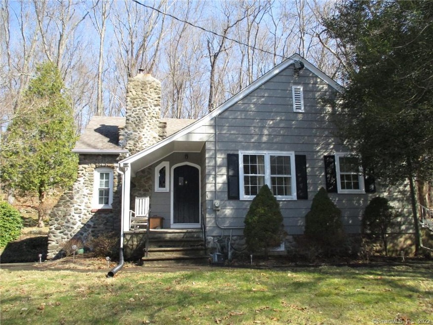 818 Middlebury Rd, Middlebury, CT 06762 - photo 1