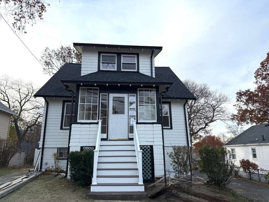 194 Fells Ave, Medford, MA 02155 - photo 1