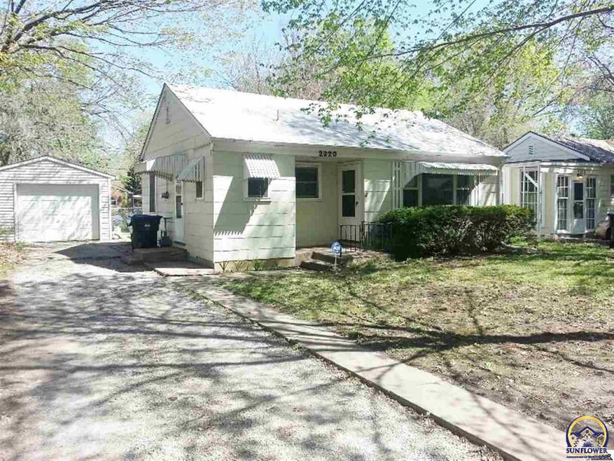 2320 SW 25th Dr, Topeka, KS 66611 - photo 1
