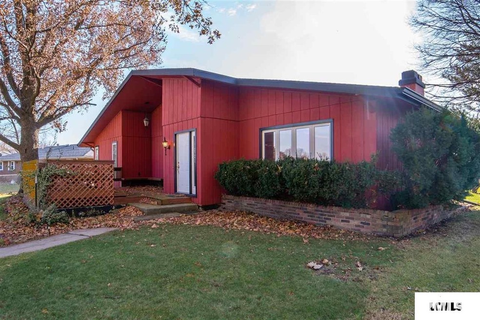 310 Campus View Dr, Lincoln, IL 62656 - photo 1