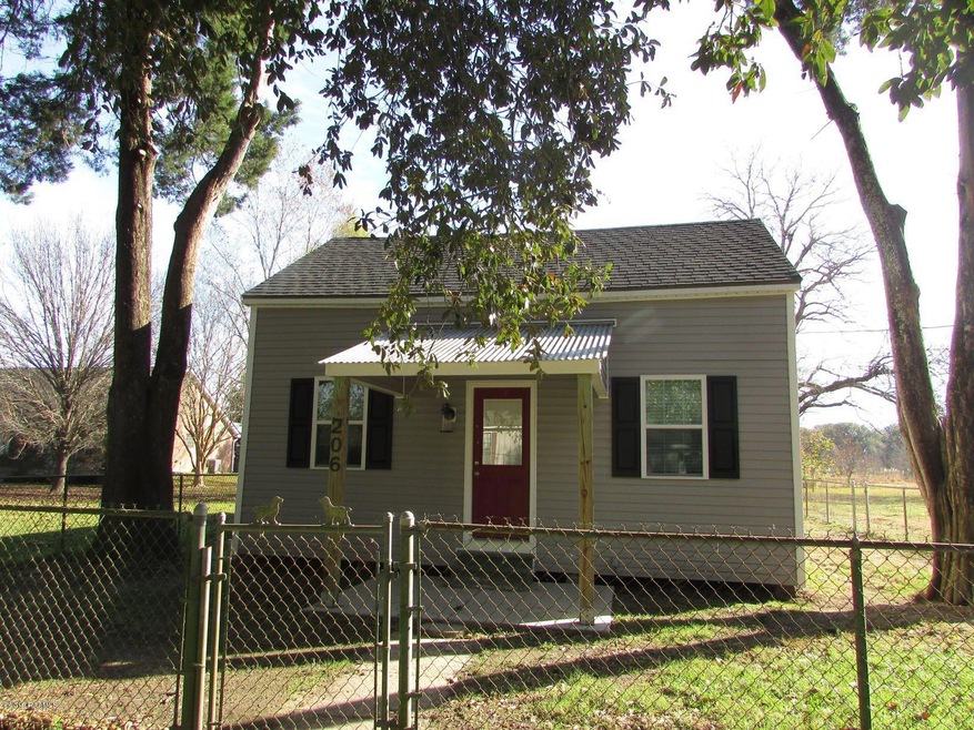 206 Wyman Close up front house