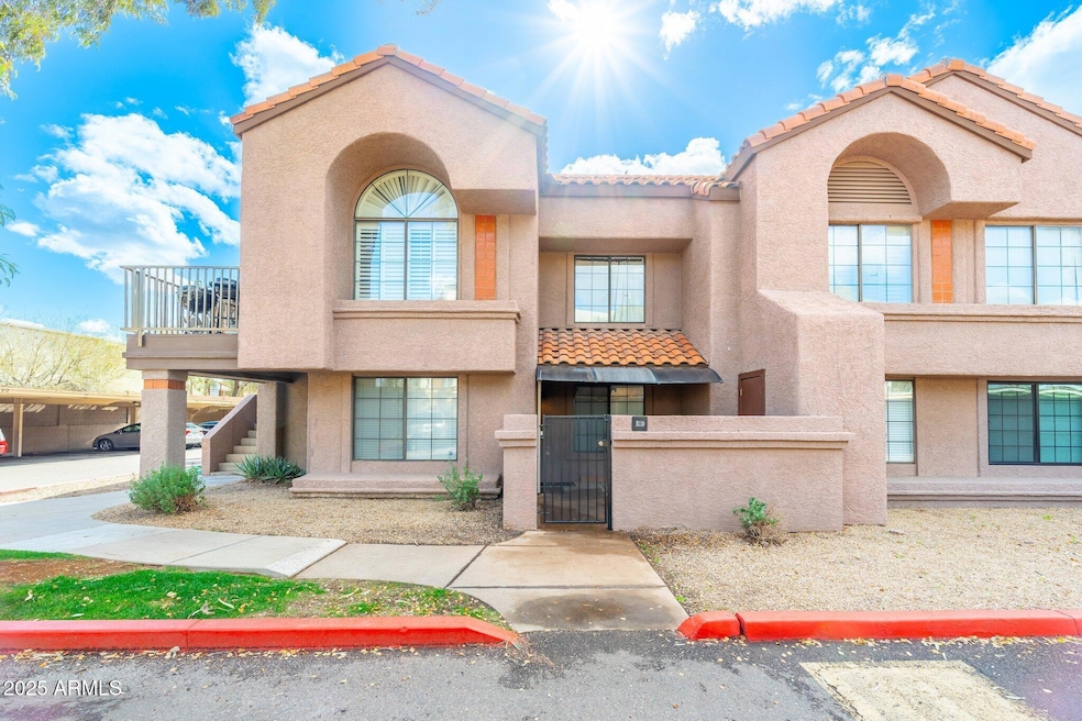 925 N College Ave - 01