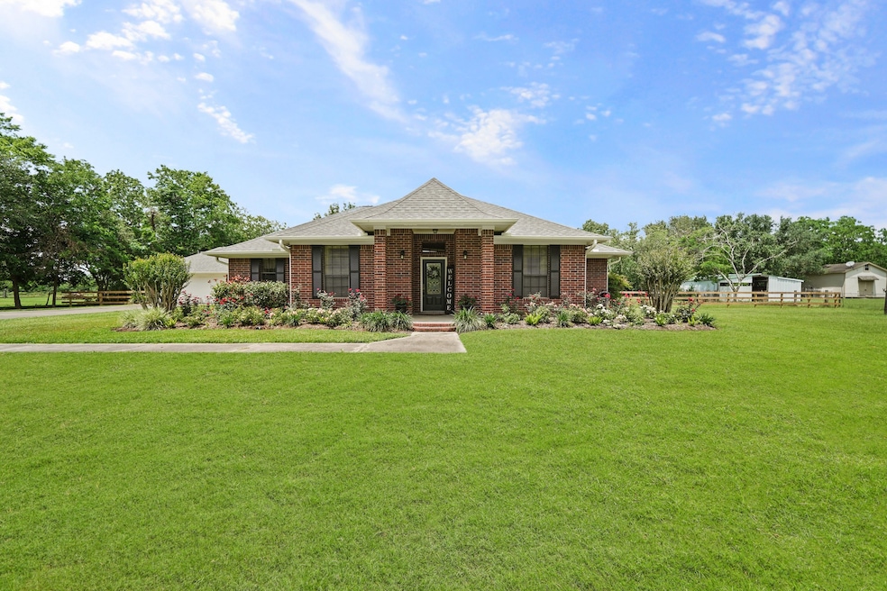 1037 County Road 147, Alvin, TX 77511 - photo 1