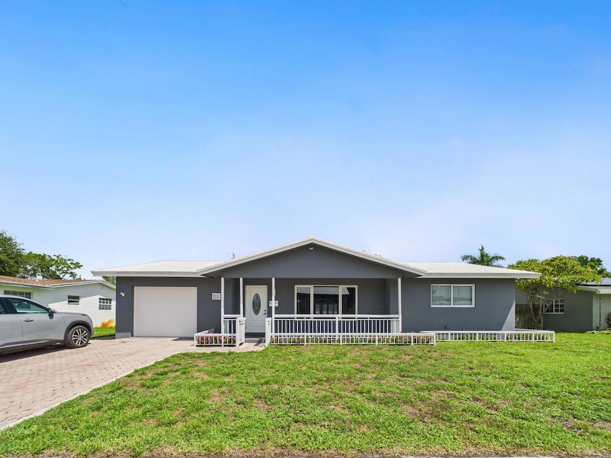 257 SW 5th St, Boca Raton, FL 33432 - photo 1