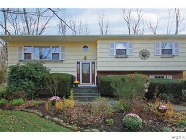 4 Pine Knoll Ct, Monsey, NY 10952 - photo 1