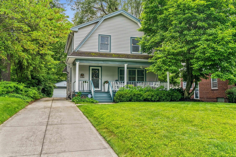 93 E Torrence