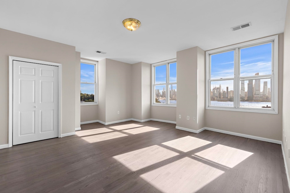 5 Oak St unit 5, Weehawken, NJ 07086 - photo 1