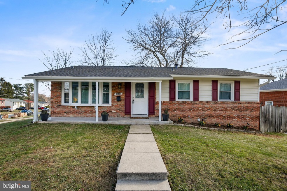 13505 Parkland Dr, Rockville, MD 20853 - photo 1