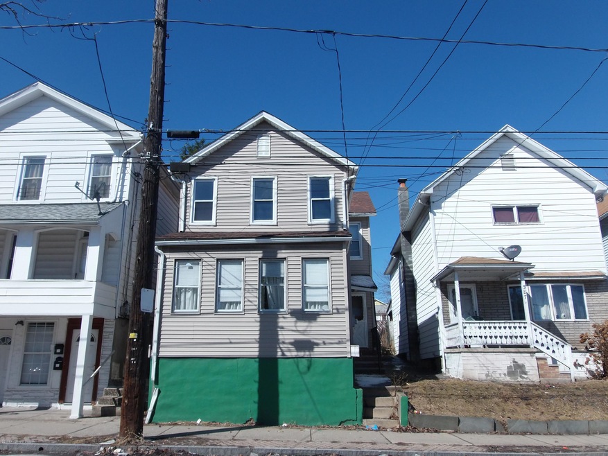 389 Hazle St, Wilkes Barre, PA 18702 - photo 1