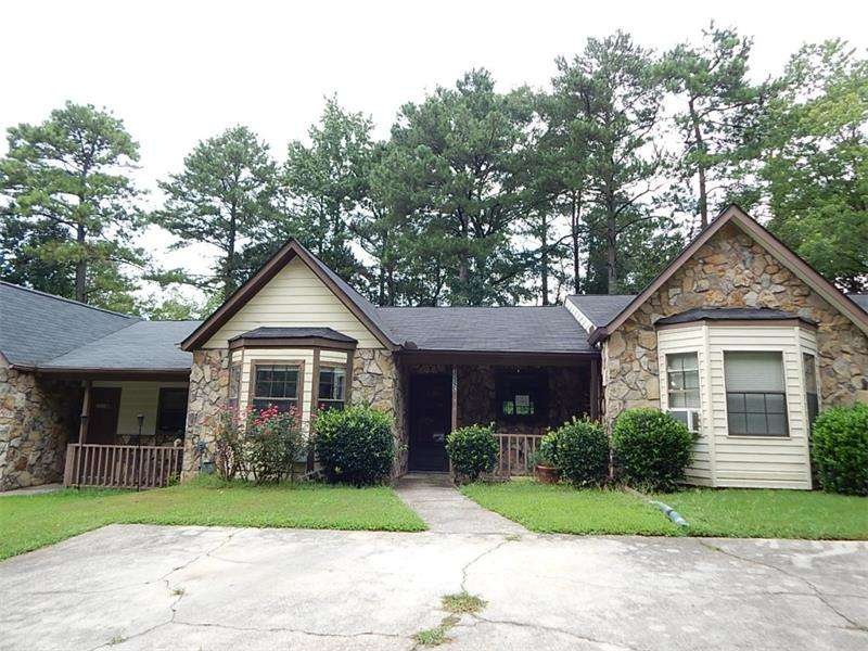 ADORABLE RANCH TOWNHOME!