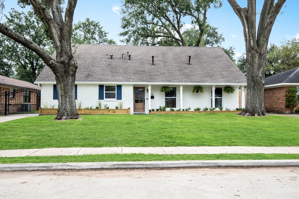 6418 Cindy Ln, Houston, TX 77008 - photo 1