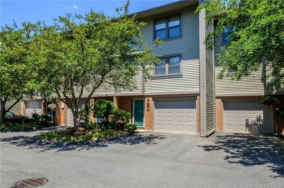 Welcome to the most impeccable condominium located