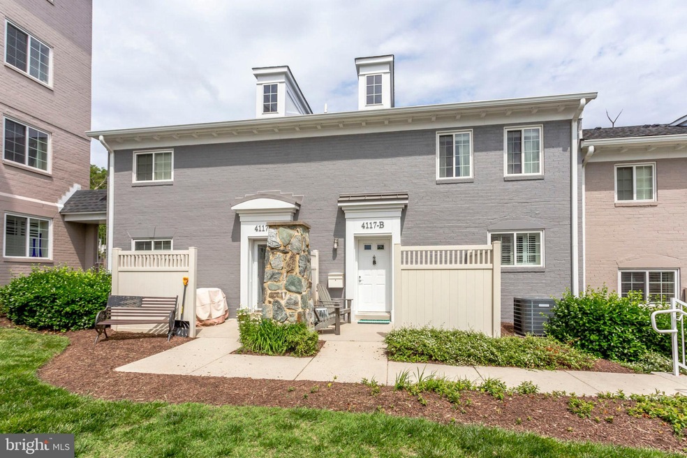 4117 S Four Mile Run Dr unit B, Arlington, VA 22204 - photo 1