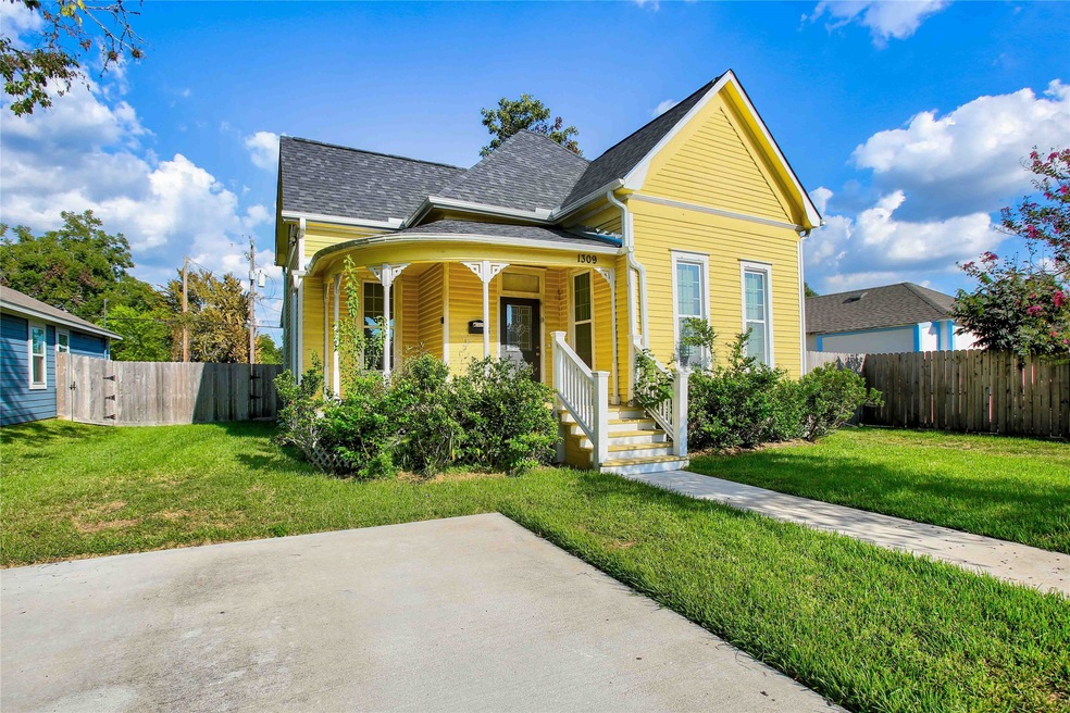 1309 4th St, Rosenberg, TX 77471 - photo 1