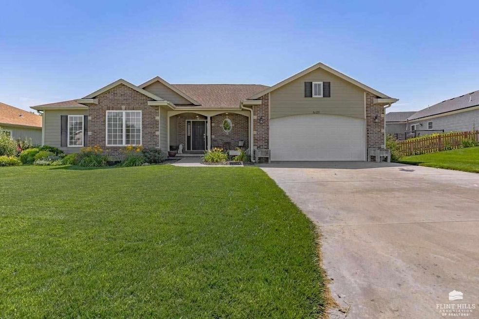 6125 Brookes Way, Manhattan, KS 66502 - photo 1
