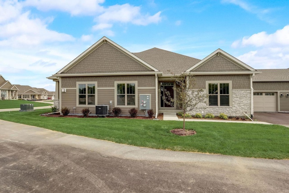 3-web-or-mls-Parkway Ridge-003