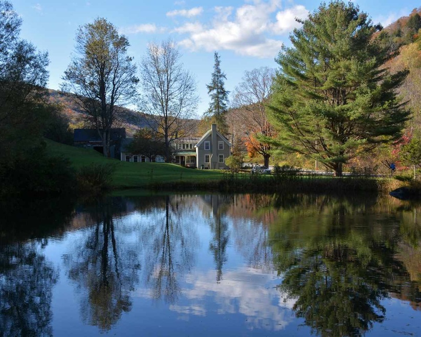 1147 Stage Rd, South Pomfret, VT 05067 - photo 1