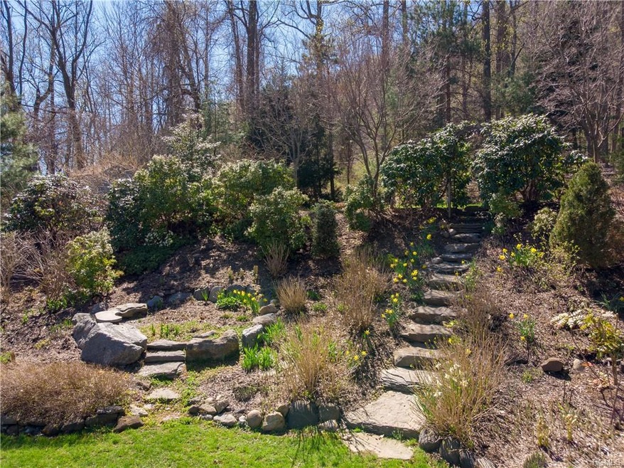 215 Radcliff Dr, Nyack, NY 10960 - photo 1