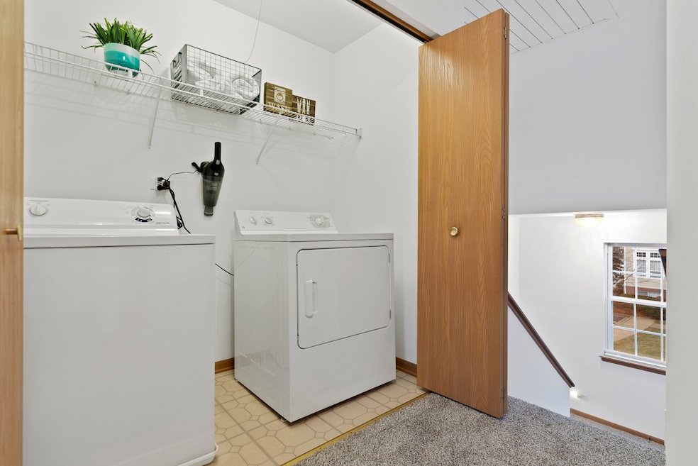 2418 Courtyard Cir unit 3, Aurora, IL 60506 - photo 1