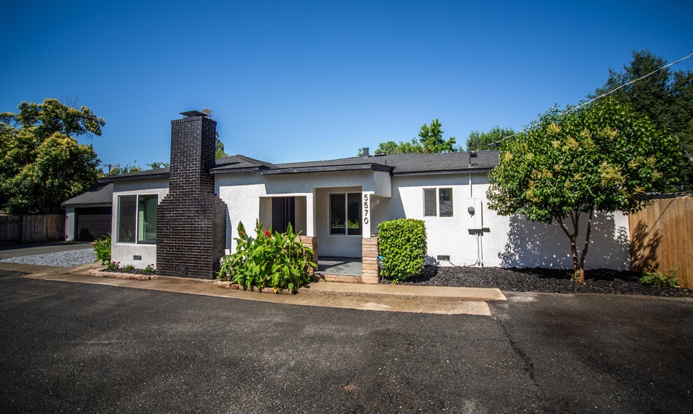 5570 Willow Rd