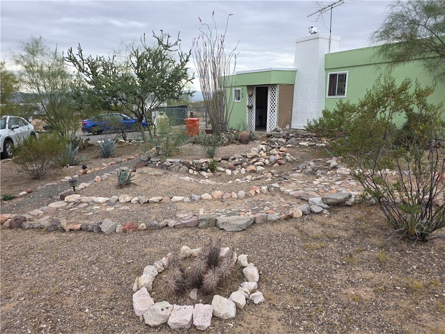 1460 Egar Rd, Golden Valley, AZ 86413 - photo 1