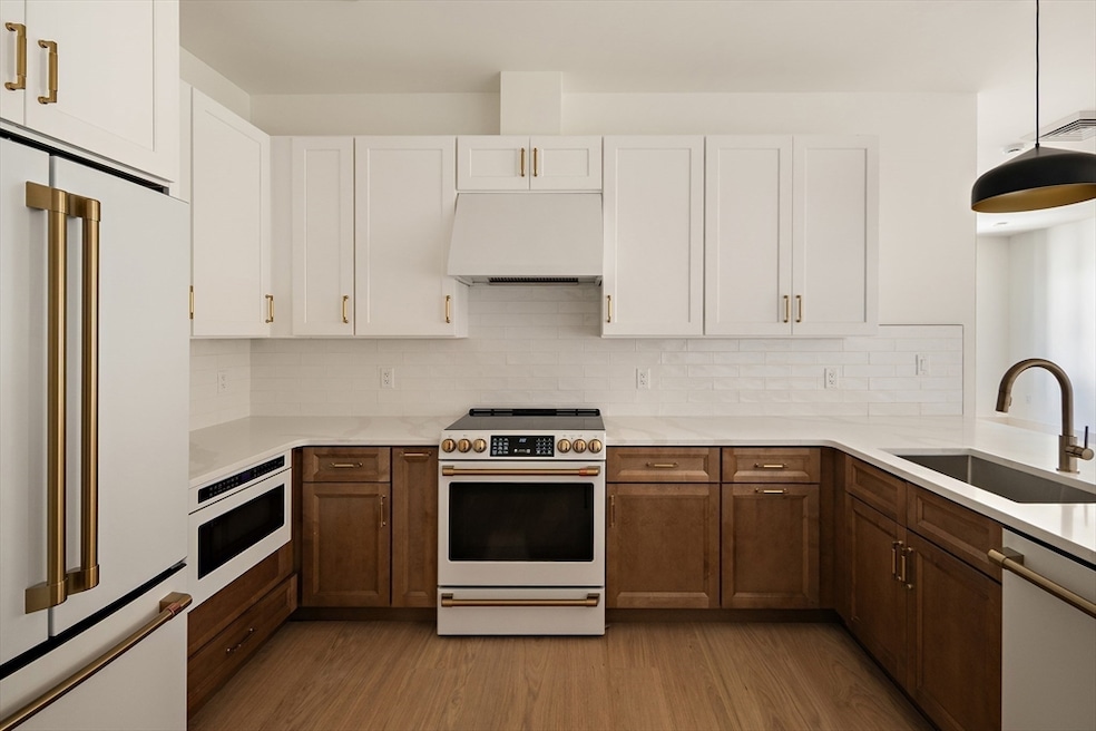 Majestic Mill Brook unit 502, Arlington, MA 02476 - photo 1