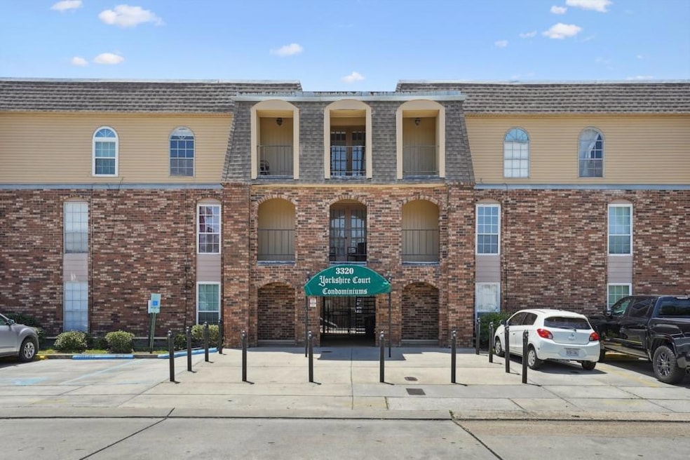 Exterior Front of Yorkshire Court Condos.