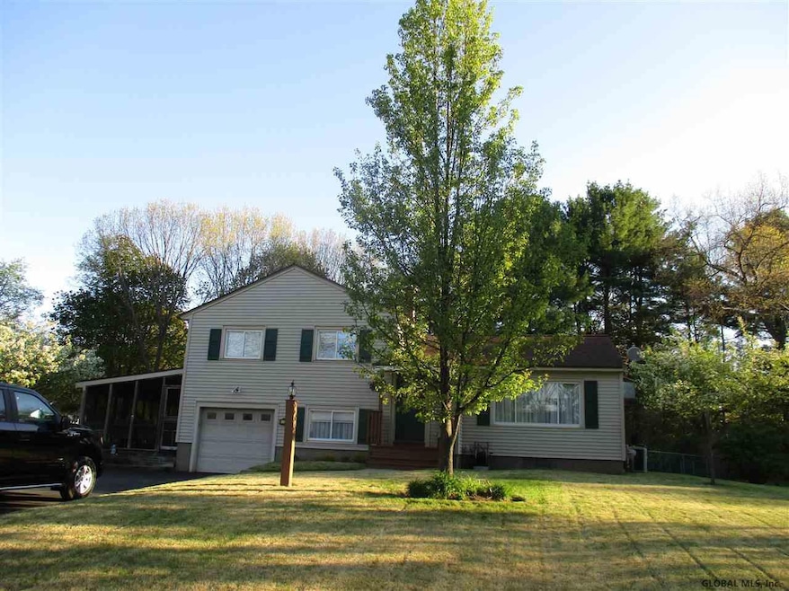 25 Richland Dr, Schenectady, NY 12302 - photo 1