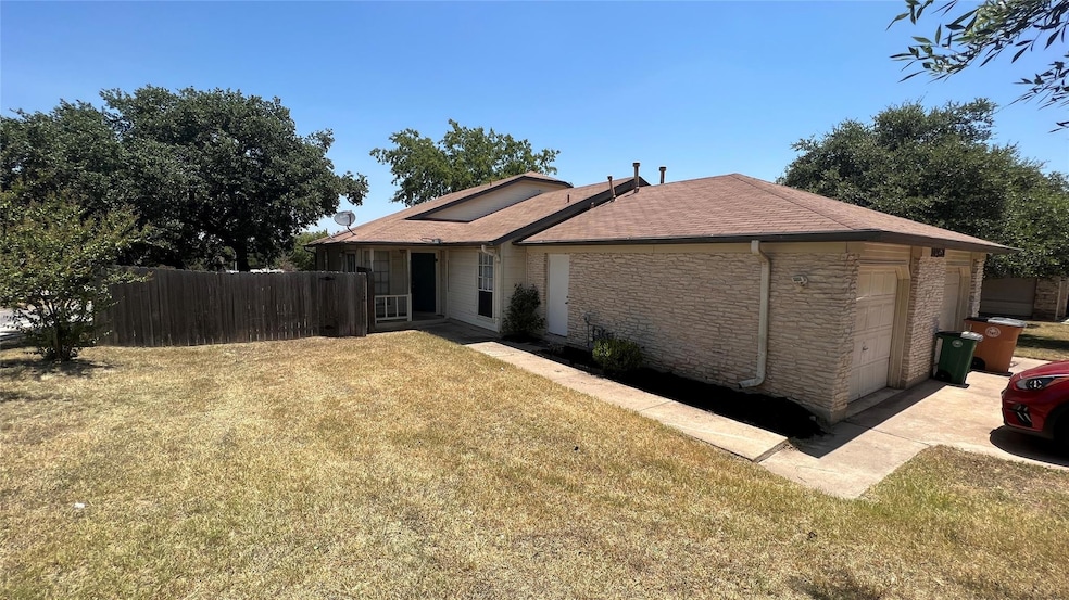 11953 Sunhillow Bend unit B, Austin, TX 78758 - photo 1