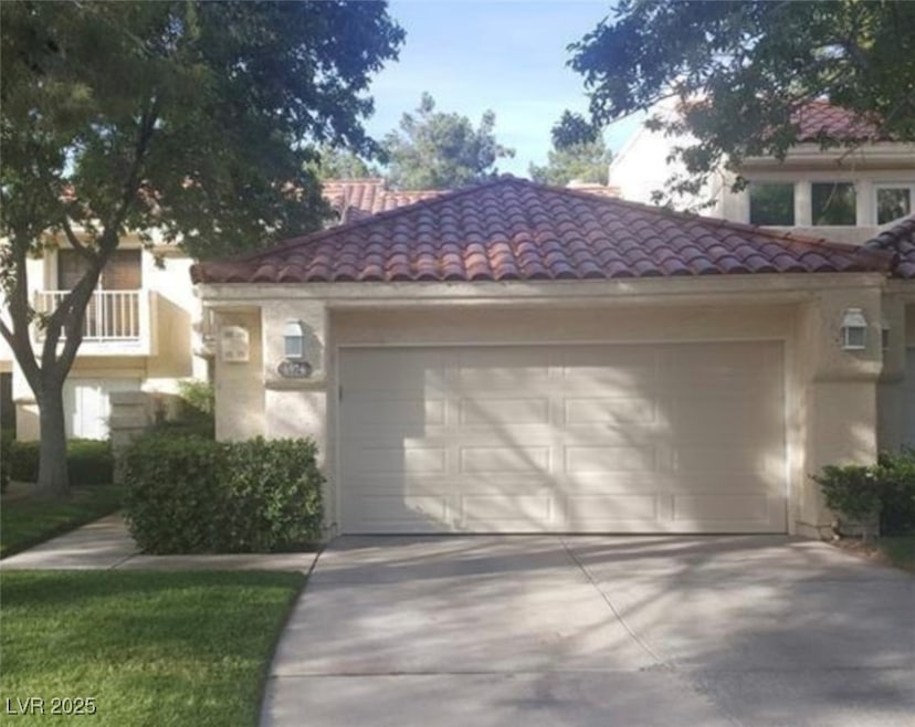 6974 Emerald Springs Ln, Las Vegas, NV 89113 - photo 1