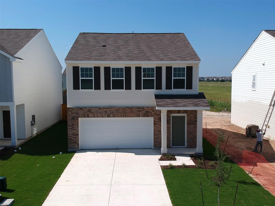 199 Enforcer Loop - Voyager - Front of Home