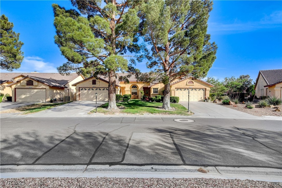 Charming single ~ story in Gaurd - Gated Golf Comm