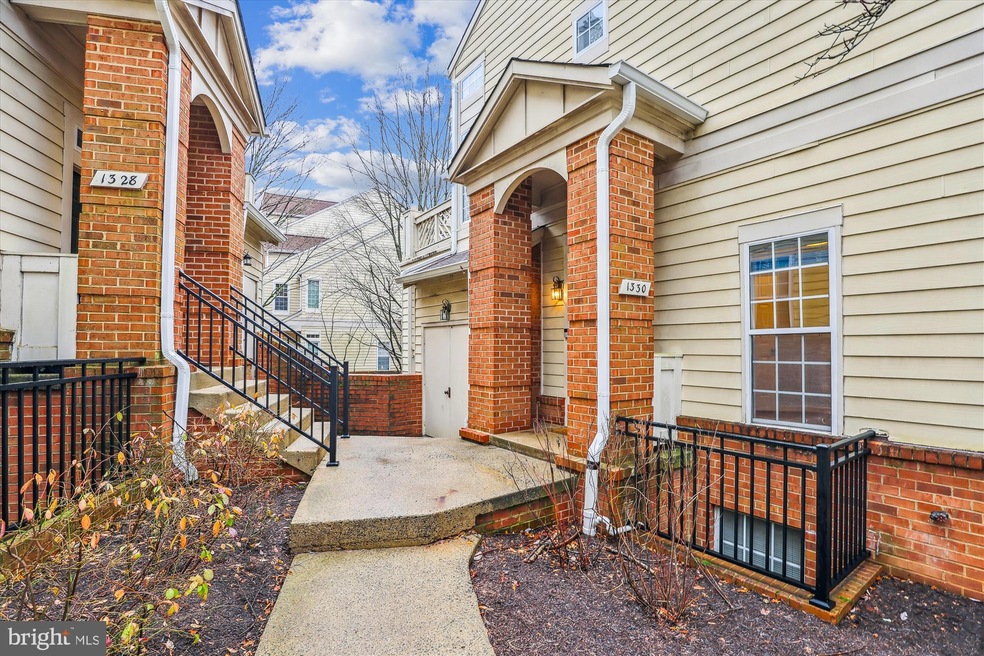1330 Garden Wall Cir unit 402, Reston, VA 20194 - photo 1