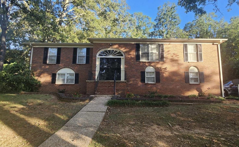 2350 Roberts Ln, Florence, AL 35630 - photo 1