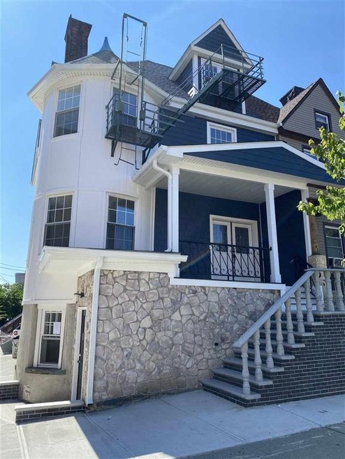 678 Bergen Ave unit 2, Jersey City, NJ 07304 - photo 1