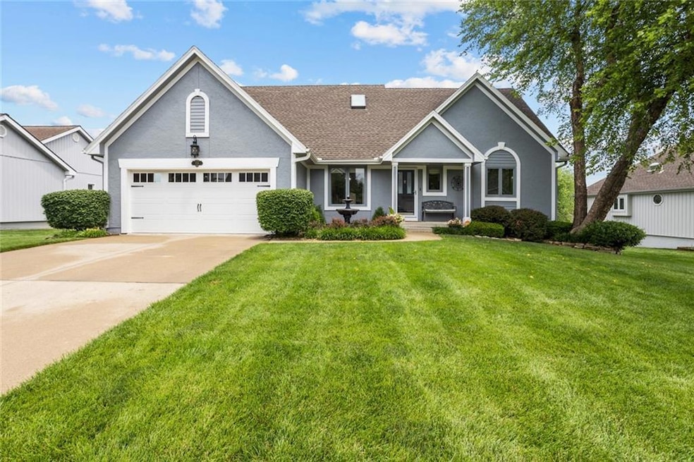 224 SW Seagull St, Lees Summit, MO 64082 - photo 1