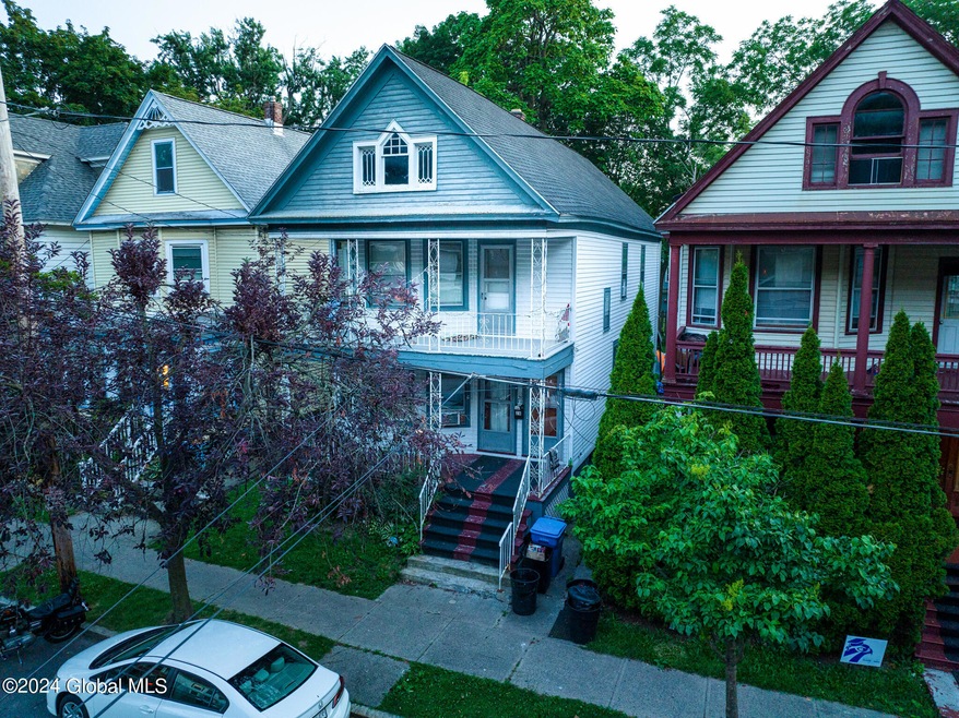 28 Magnolia Terrace