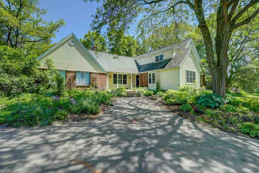 5678 Vineyard Rd, Fitchburg, WI 53575 - photo 1