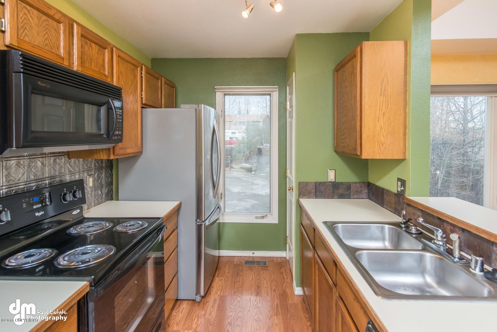 5616 Chilkoot Ct I202-large-009-8-Kitche
