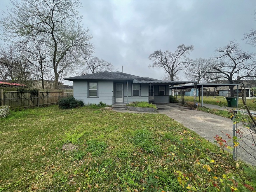 8313 Roswell St, Houston, TX 77022 - photo 1