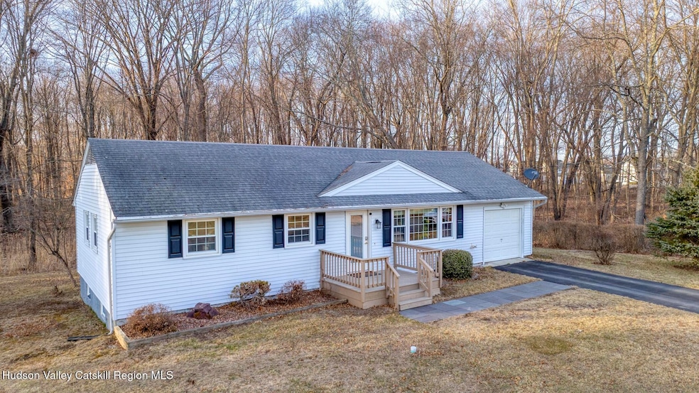 55 Jefferson Rd, Red Hook, NY 12571 - photo 1