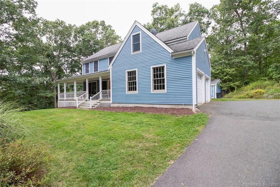 Four bedroom farmhouse w/ additional accessory apa